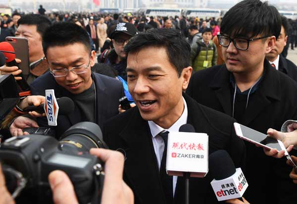 李彦宏：无人驾驶汽车今年将实现量产