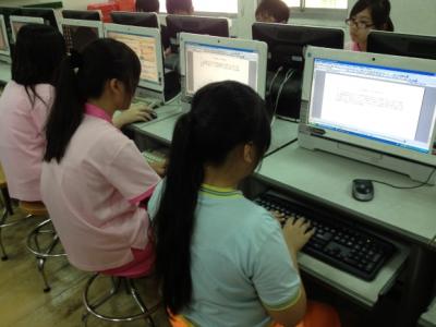 苏格兰小学生发现可以在测试里使用自动校对