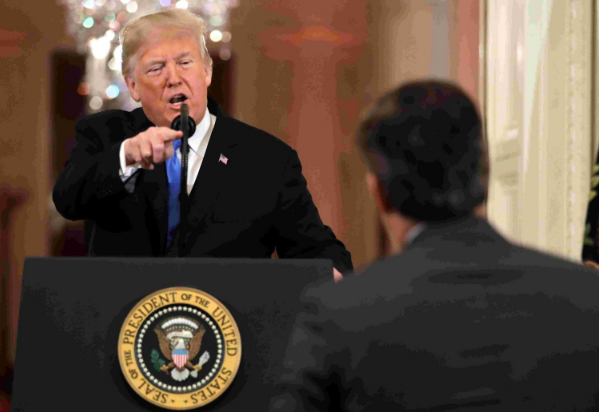 惹怒特朗普的CNN记者 相关证件被吊销!