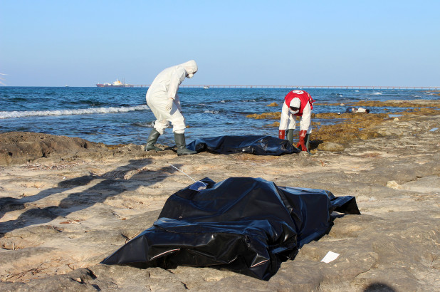 移民船在地中海倾覆，5人死亡，数十人失踪